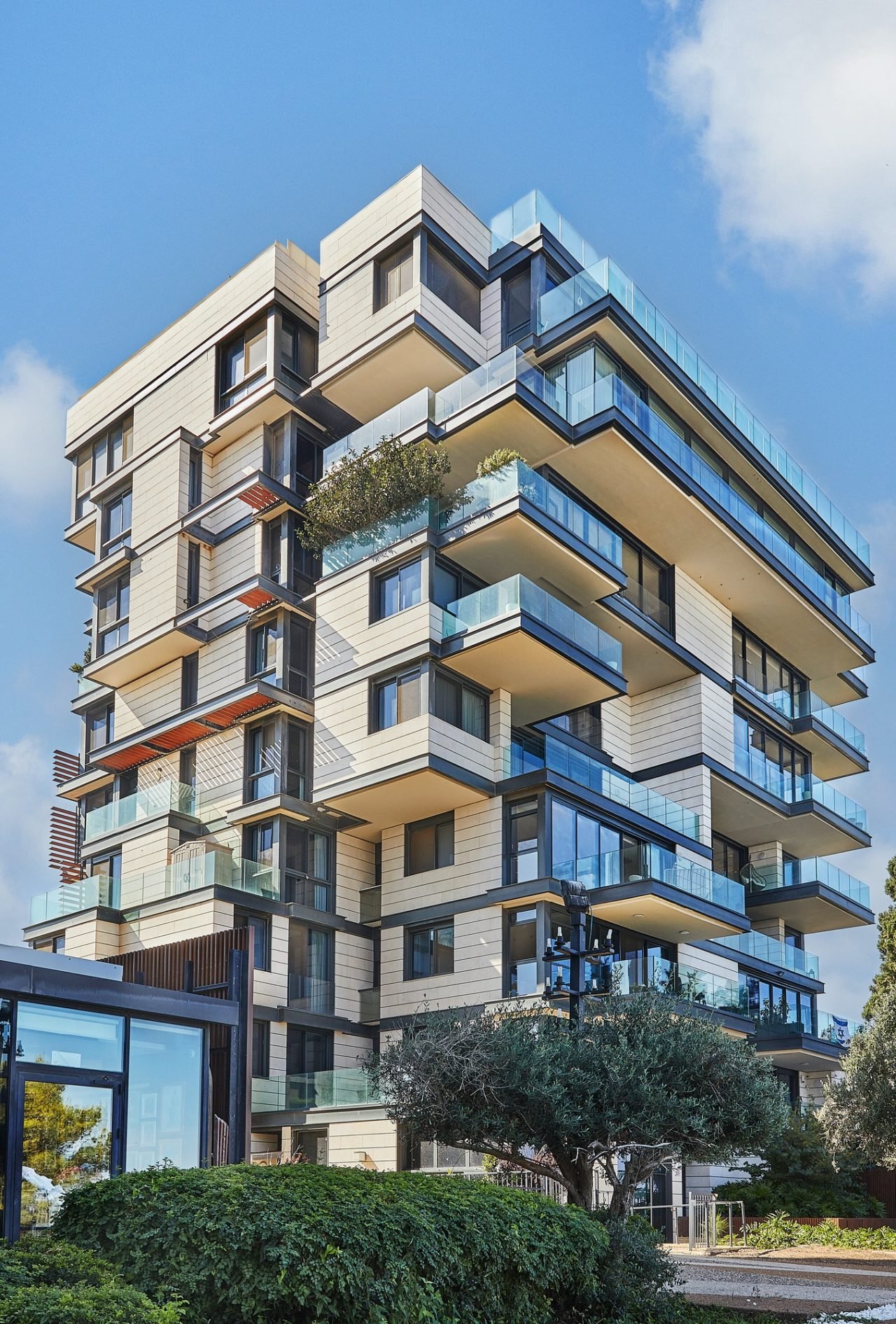 Foto de departamento lujoso con balcones